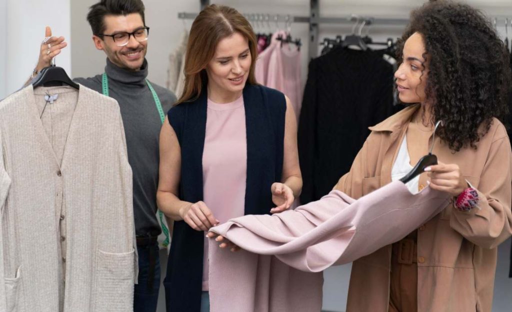 Personal shopper helping cutomer