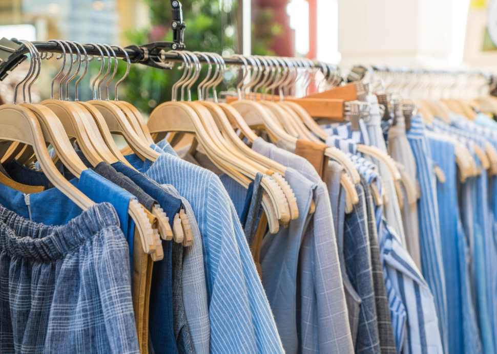 What are the Popular Clothing Brands Available in Yiwu Clothing Wholesale Market?插图